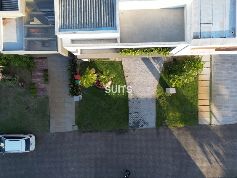 Lindíssimo sobrado à venda no condomínio Blue: 3ª foto da galeria de imagens do imóvel