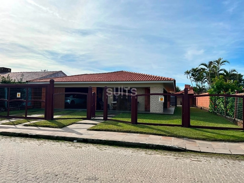 Excelente casa à venda no Centro de Xangri-Lá : 5ª foto da galeria de imagens do imóvel