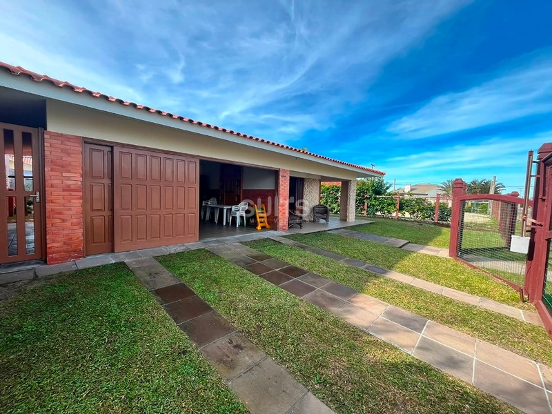 Excelente casa à venda no Centro de Xangri-Lá : 8ª foto da galeria de imagens do imóvel