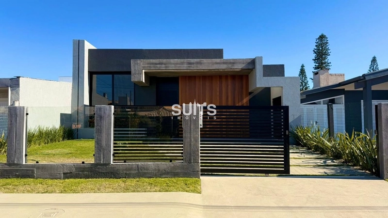 Excelente casa á poucos metros do mar no Centro de Xangri-Lá: 2ª foto da galeria de imagens do imóvel