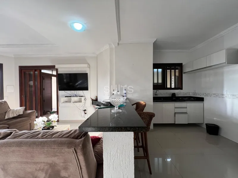 Duplex à venda, a uma quadra do mar!: 3ª foto da galeria de imagens do imóvel