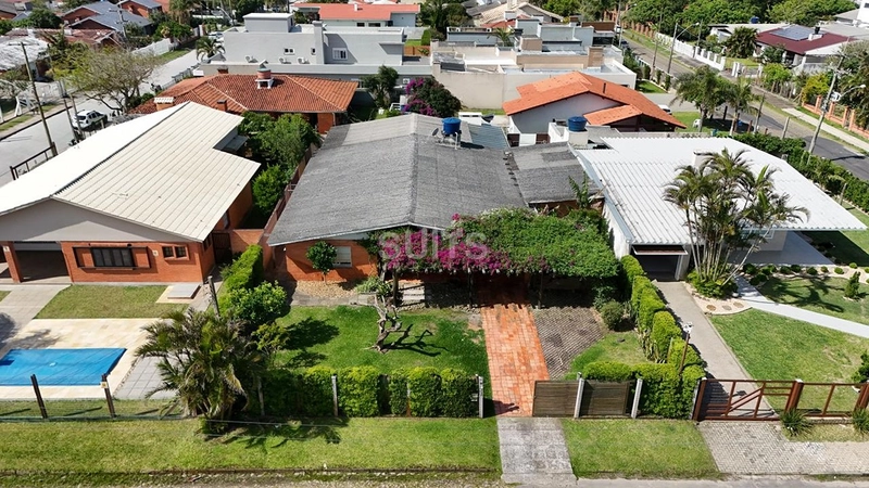 Excelente casa à venda em Atlântida : 2ª foto da galeria de imagens do imóvel