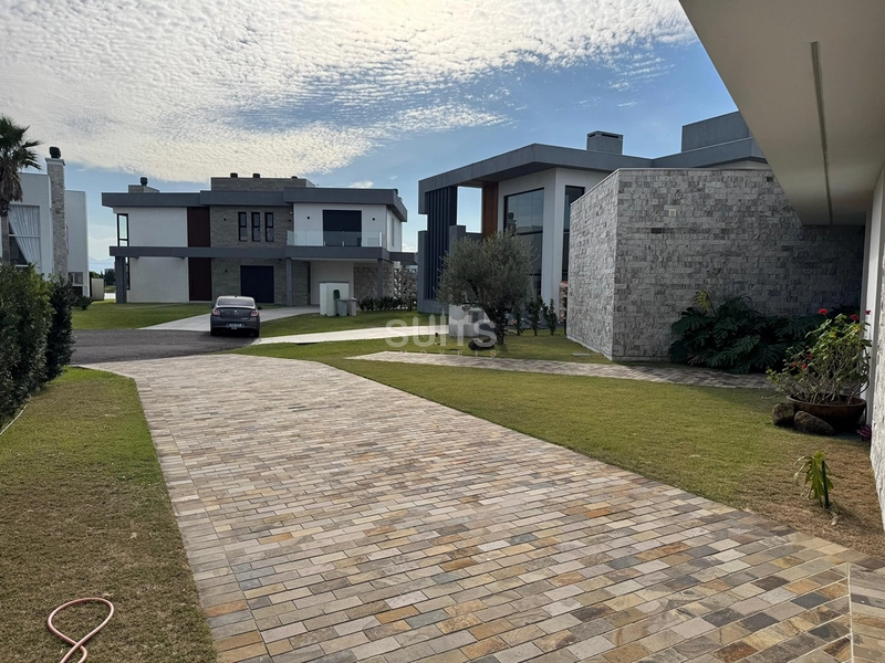 Casa ampla a beira lago: 6ª foto da galeria de imagens do imóvel