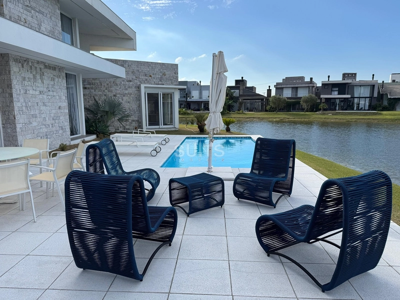 Casa ampla a beira lago: 8ª foto da galeria de imagens do imóvel
