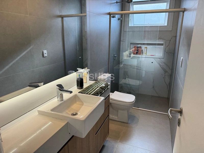Casa ampla a beira lago: 28ª foto da galeria de imagens do imóvel