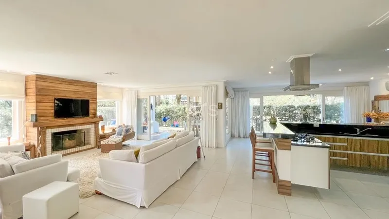 Ótimo sobrado à venda no condomínio Carmel em Atlântida: 5ª foto da galeria de imagens do imóvel