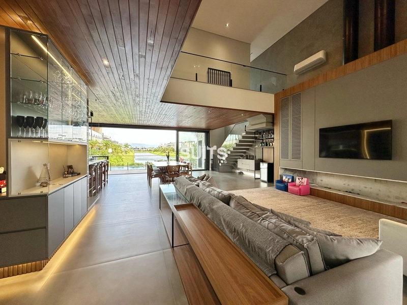 Excelente sobrado beira lago à venda no condomínio Capão Ilhas: 3ª foto da galeria de imagens do imóvel