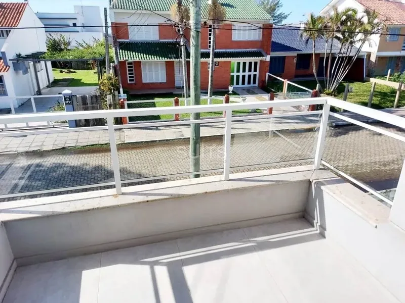 Lindo duplex à 03 quadras do mar no centro de Xangri-Lá: 3ª foto da galeria de imagens do imóvel