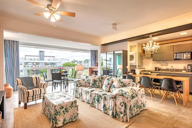 Excelente apartamento mobiliado e decorado no cond. Rossi Atlântida: 1ª foto da galeria de imagens do imóvel