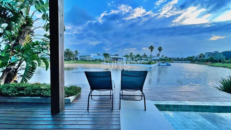 Incrível sobrado beira lago no condomínio Malibu: 13ª foto da galeria de imagens do imóvel