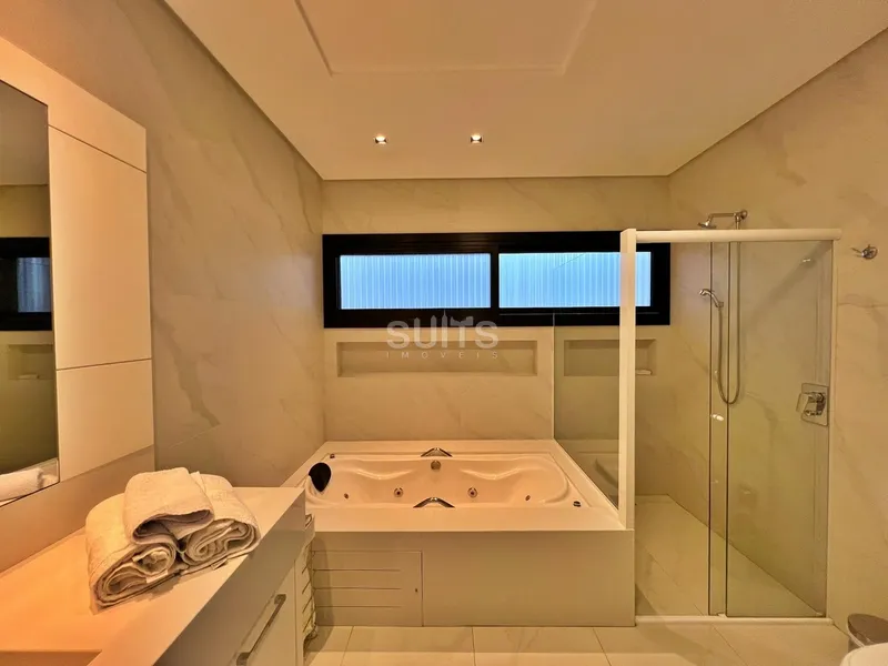 Incrível sobrado beira lago no condomínio Malibu: 26ª foto da galeria de imagens do imóvel