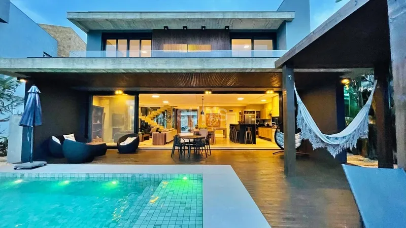 Incrível sobrado beira lago no condomínio Malibu: 19ª foto da galeria de imagens do imóvel