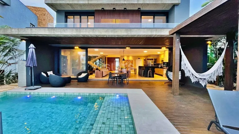 Incrível sobrado beira lago no condomínio Malibu: 16ª foto da galeria de imagens do imóvel