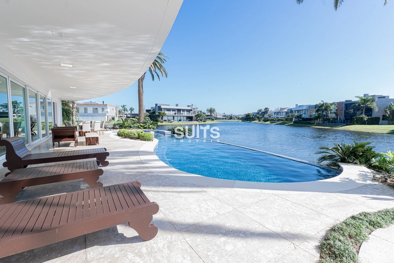 Mansão com 02 terrenos na beira do lago no condomínio Enseada: 16ª foto da galeria de imagens do imóvel