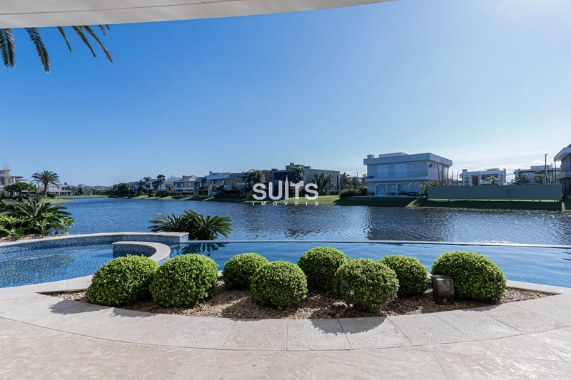 Mansão com 02 terrenos na beira do lago no condomínio Enseada: 22ª foto da galeria de imagens do imóvel