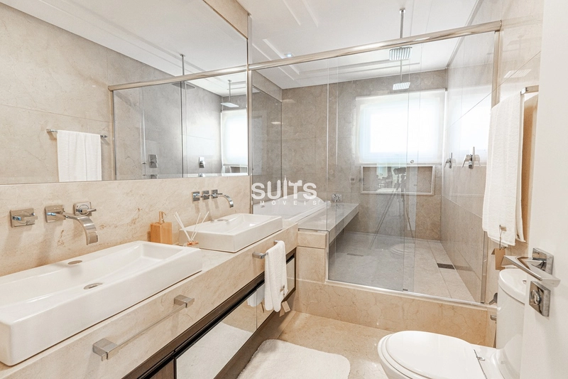 Mansão com 02 terrenos na beira do lago no condomínio Enseada: 33ª foto da galeria de imagens do imóvel