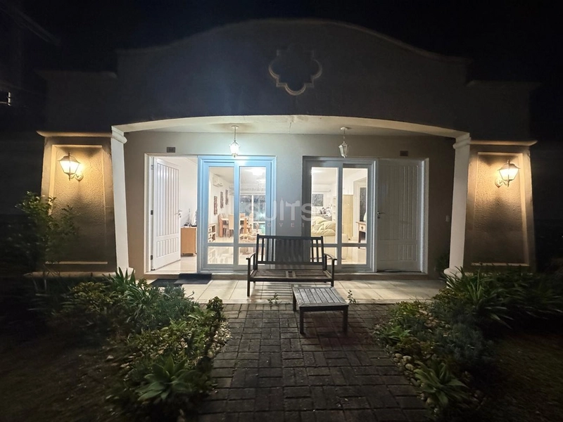 Linda casa à venda no condomínio Casa Hermosa: 2ª foto da galeria de imagens do imóvel