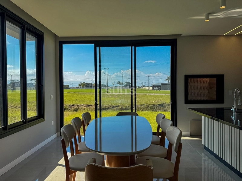 Belíssimo sobrado no Condomínio Allure na praia de Xangri-lá: 5ª foto da galeria de imagens do imóvel