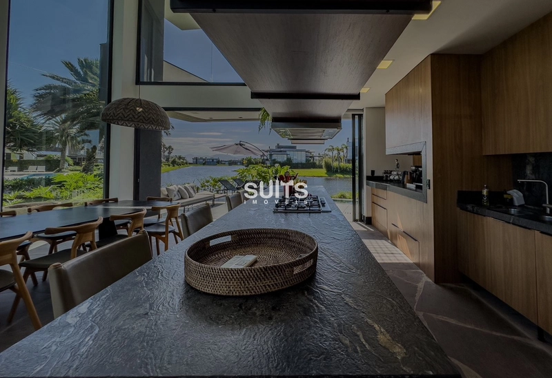 Excelente sobrado beira-lago no Condomínio Enseada: 14ª foto da galeria de imagens do imóvel