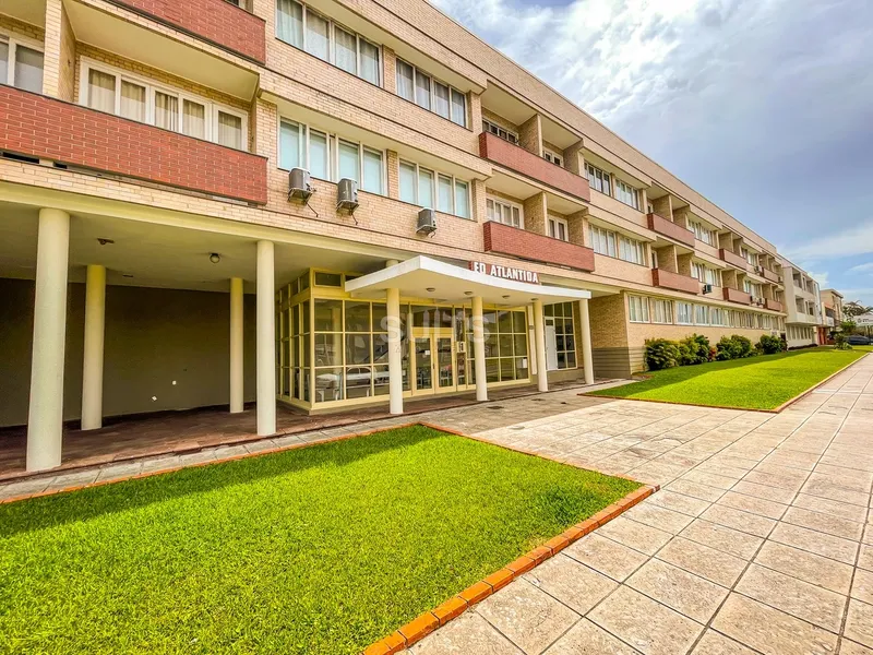 Excelente apartamento na praia de Atlântida: 2ª foto da galeria de imagens do imóvel