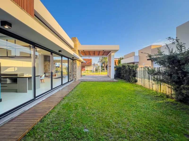 Excelente Sobrado no Condomínio villaggio em Xangri-Lá: 5ª foto da galeria de imagens do imóvel