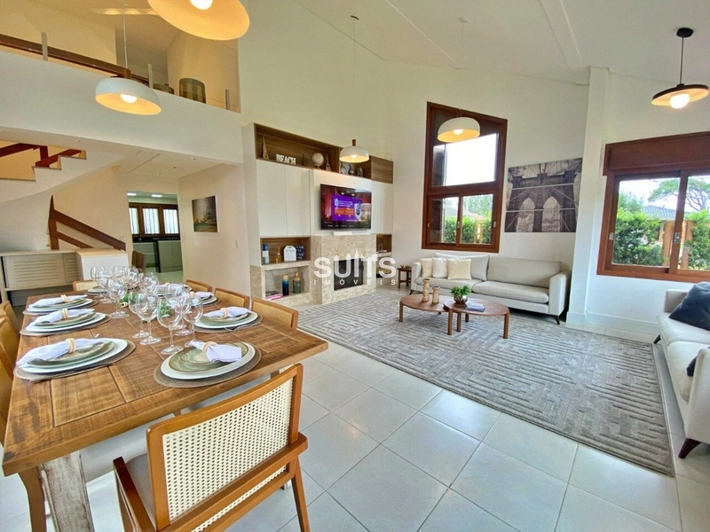 Sobrado à venda na praia de Rainha do Mar, a poucas quadras do mar!: 2ª foto da galeria de imagens do imóvel