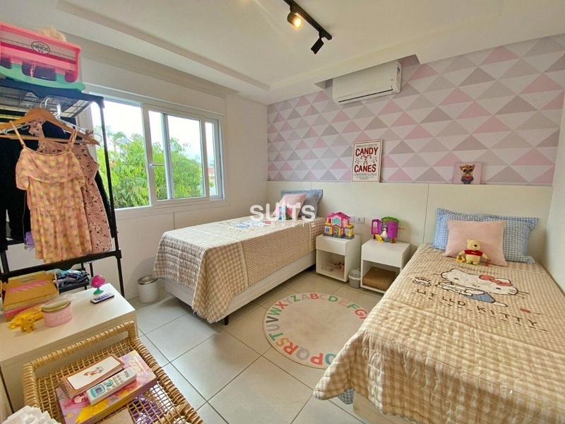 Sobrado à venda na praia de Rainha do Mar, a poucas quadras do mar!: 12ª foto da galeria de imagens do imóvel