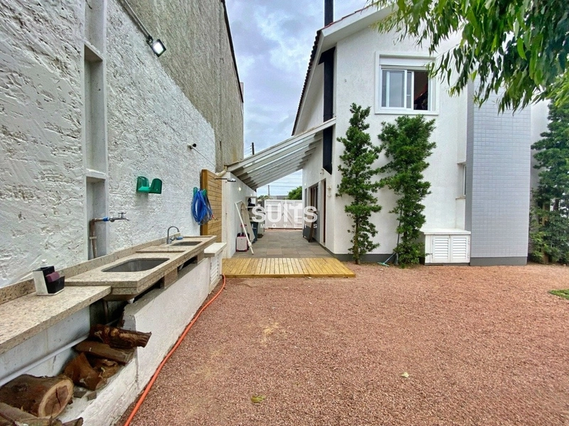Sobrado à venda na praia de Rainha do Mar, a poucas quadras do mar!: 9ª foto da galeria de imagens do imóvel