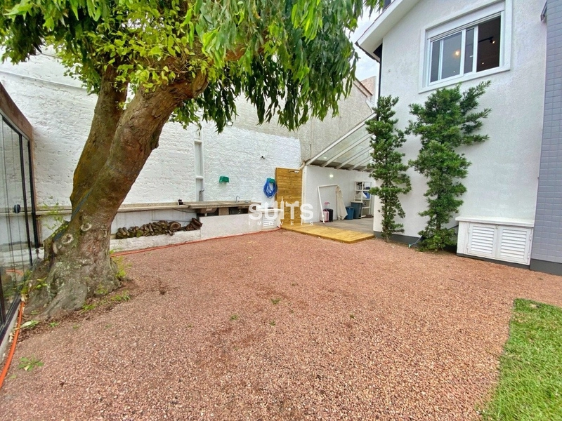 Sobrado à venda na praia de Rainha do Mar, a poucas quadras do mar!: 8ª foto da galeria de imagens do imóvel