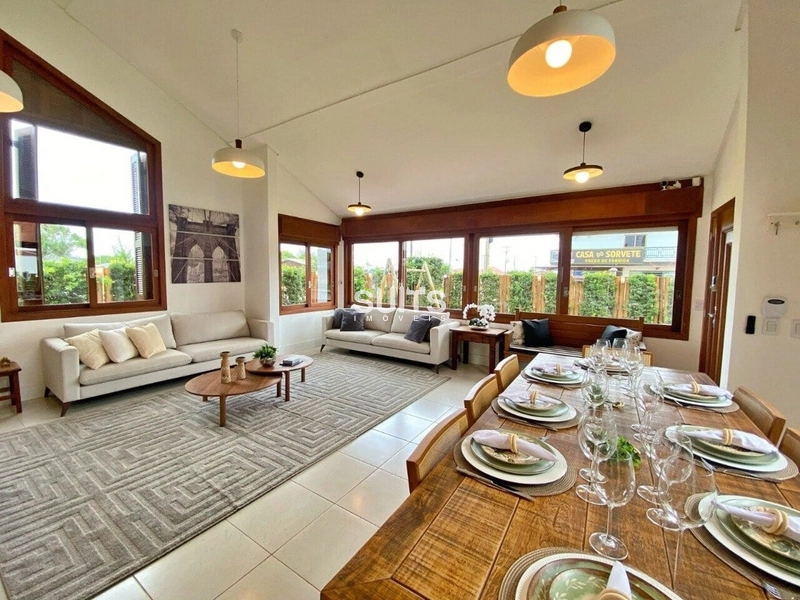 Sobrado à venda na praia de Rainha do Mar, a poucas quadras do mar!: 3ª foto da galeria de imagens do imóvel