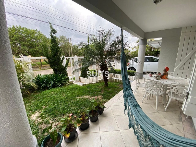 Excelente casa bem localizada no centro de Xangri-Lá: 3ª foto da galeria de imagens do imóvel