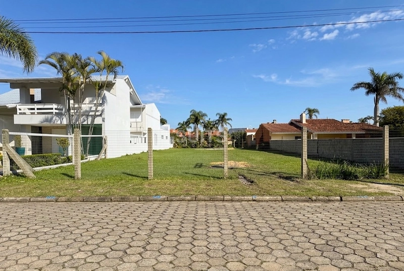 Excelente terreno à venda em Atlântida : 1ª foto da galeria de imagens do imóvel