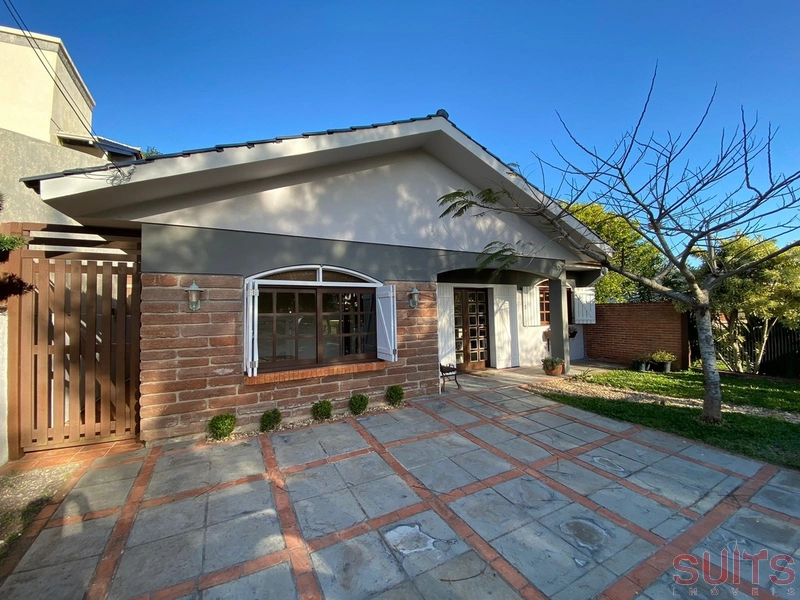 Excelente casa à poucos metros do mar no Centro da praia de Xangri-Lá: 2ª foto da galeria de imagens do imóvel