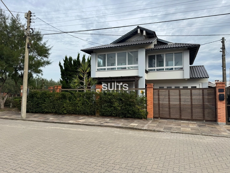 Excelente sobrado à venda no Centro de Xangri-lá: 2ª foto da galeria de imagens do imóvel