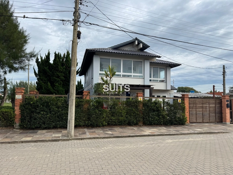 Excelente sobrado à venda no Centro de Xangri-lá: 1ª foto da galeria de imagens do imóvel