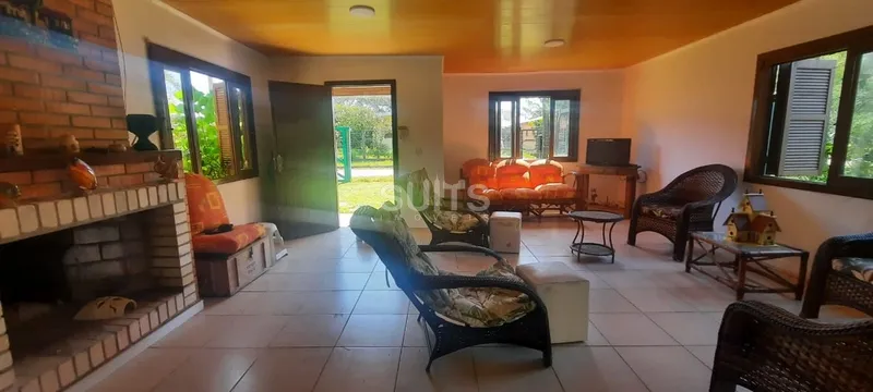 Ótimo sobrado a poucos metros do mar na praia de Rainha do Mar: 4ª foto da galeria de imagens do imóvel