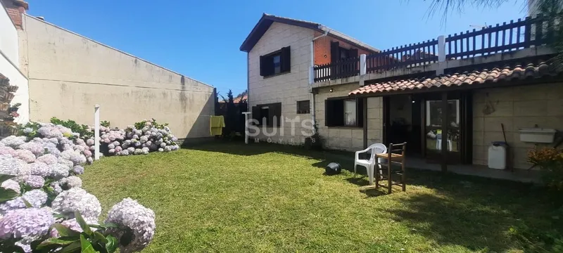 Ótimo sobrado a poucos metros do mar na praia de Rainha do Mar: 13ª foto da galeria de imagens do imóvel