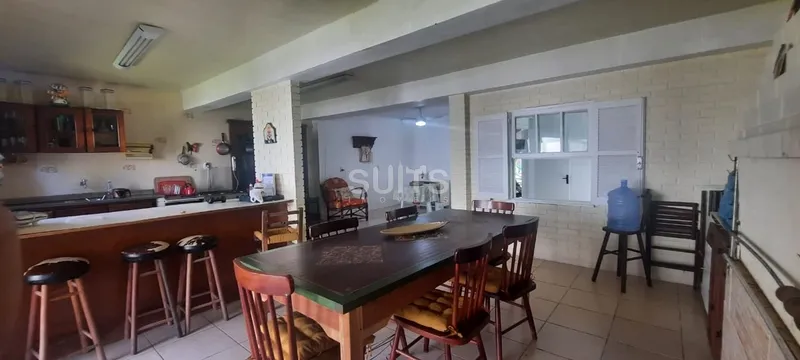 Ótimo sobrado a poucos metros do mar na praia de Rainha do Mar: 8ª foto da galeria de imagens do imóvel