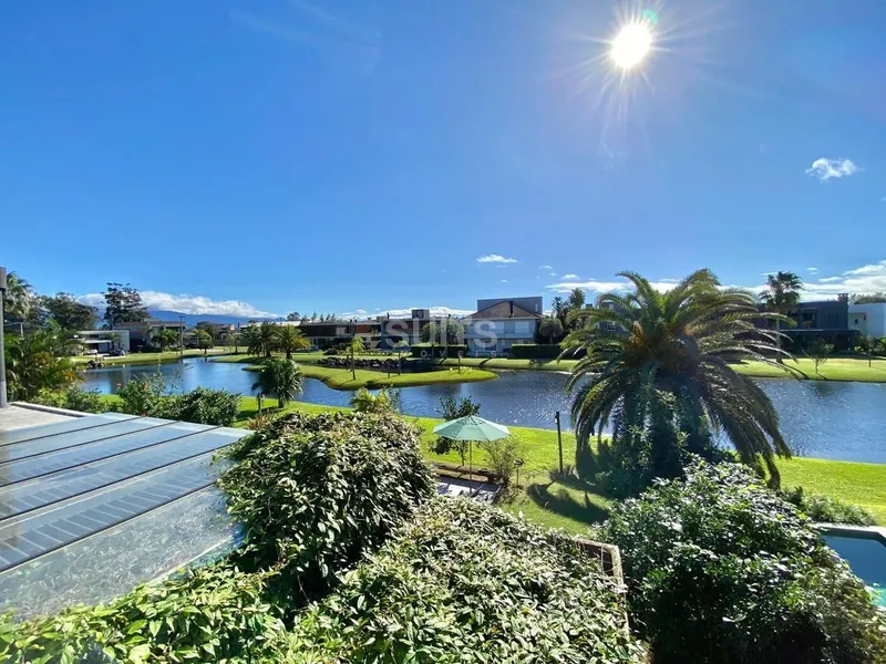 Sobrado beira lago no condomínio Villaggio Atlântida: 27ª foto da galeria de imagens do imóvel