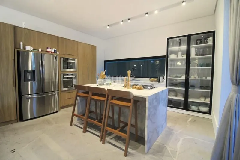 Incrível mansão no condomínio Bosques de Atlântida: 8ª foto da galeria de imagens do imóvel