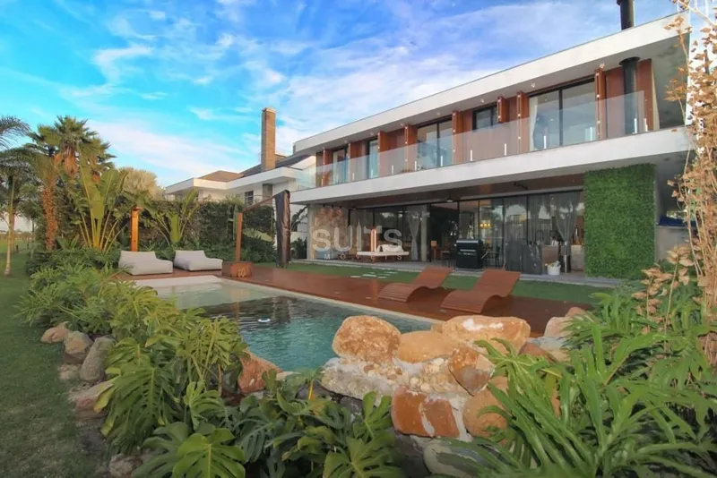 Incrível mansão no condomínio Bosques de Atlântida: 6ª foto da galeria de imagens do imóvel