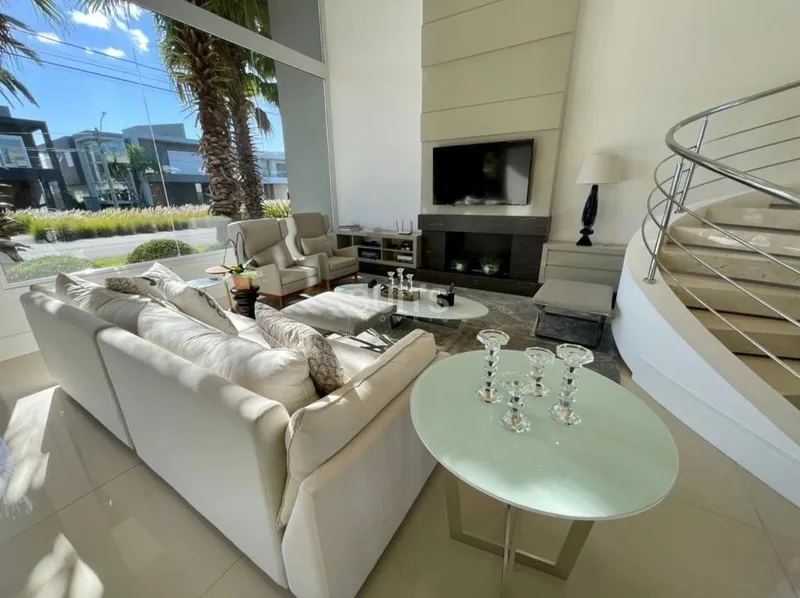 Mansão de Alto Padrão no Condomínio Enseada em Xangri-Lá: 6ª foto da galeria de imagens do imóvel