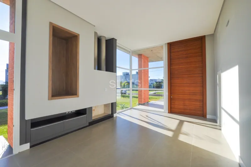 Excelente casa com lote diferenciado no condomínio Riviera: 5ª foto da galeria de imagens do imóvel