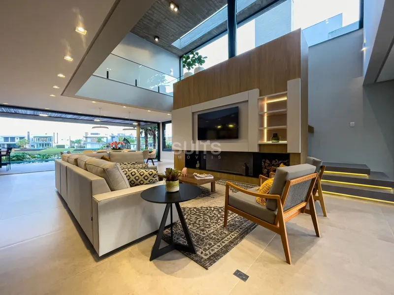 Mansão beira lago no condomínio Malibu!: 4ª foto da galeria de imagens do imóvel