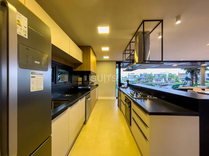 Mansão beira lago no condomínio Malibu!: 18ª foto da galeria de imagens do imóvel