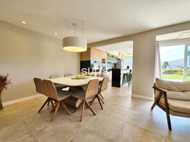 Excelente casa à venda no condomínio Páteo Marbella: 2ª foto da galeria de imagens do imóvel