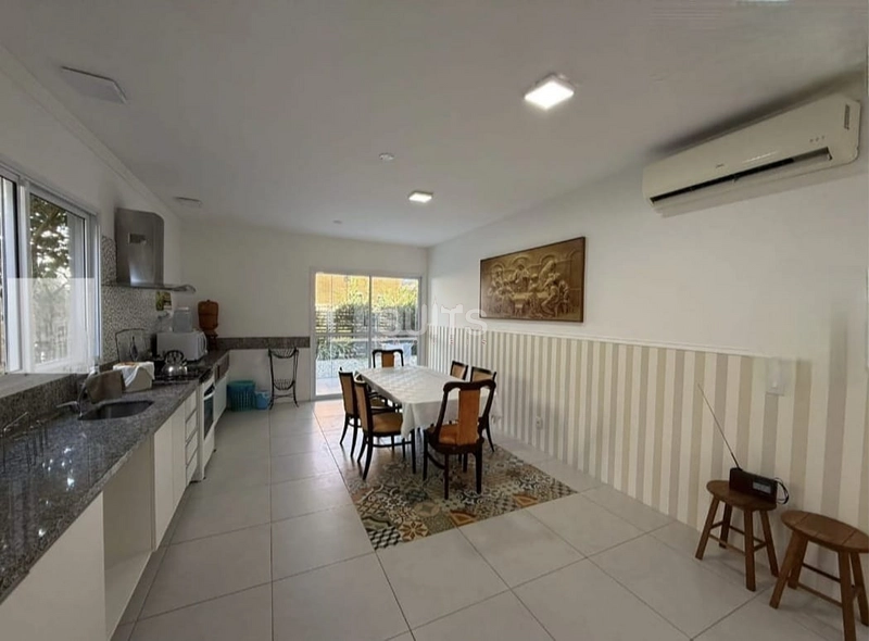 Belíssima residência no condomínio Las Palmas: 6ª foto da galeria de imagens do imóvel