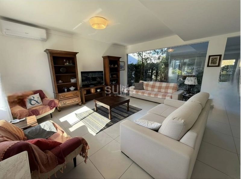 Belíssima residência no condomínio Las Palmas: 3ª foto da galeria de imagens do imóvel