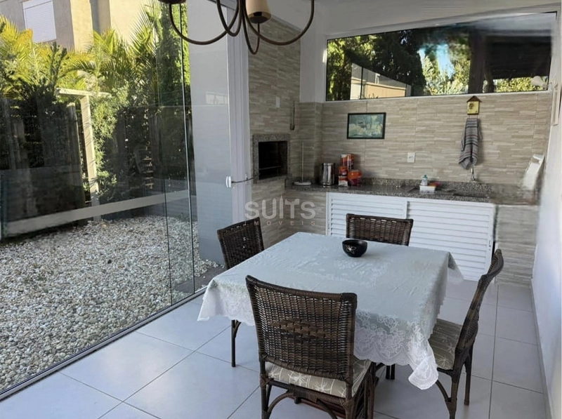 Belíssima residência no condomínio Las Palmas: 8ª foto da galeria de imagens do imóvel