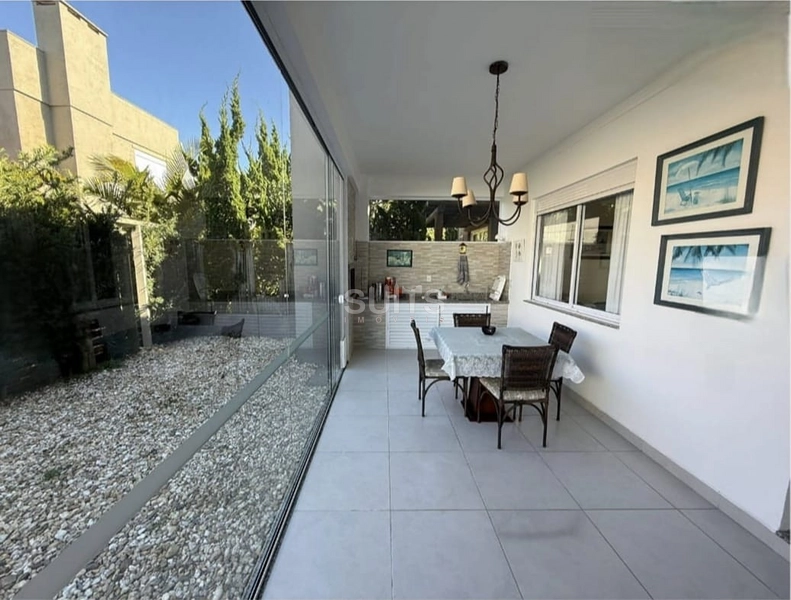 Belíssima residência no condomínio Las Palmas: 7ª foto da galeria de imagens do imóvel